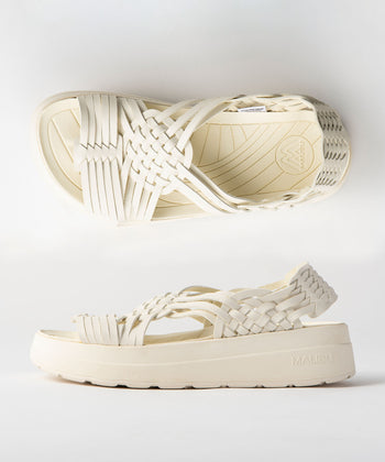 【美品/完売品】 YELLO SILVER FANG PLATFORM サンダル 変形ヒールリブニットミュールサンダル[品番：ATAW0001096